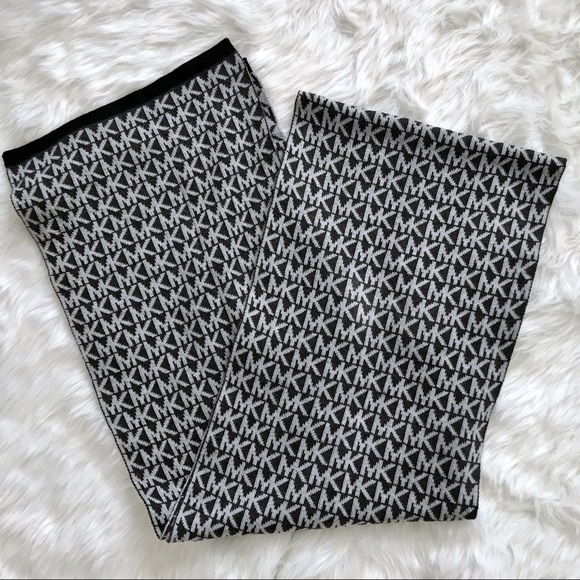 MIchael Kors Scarf - Picture 2 of 4